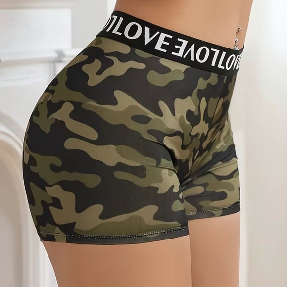 Love Pants - Love Camo High-Waist Bike/Yoga Shorts